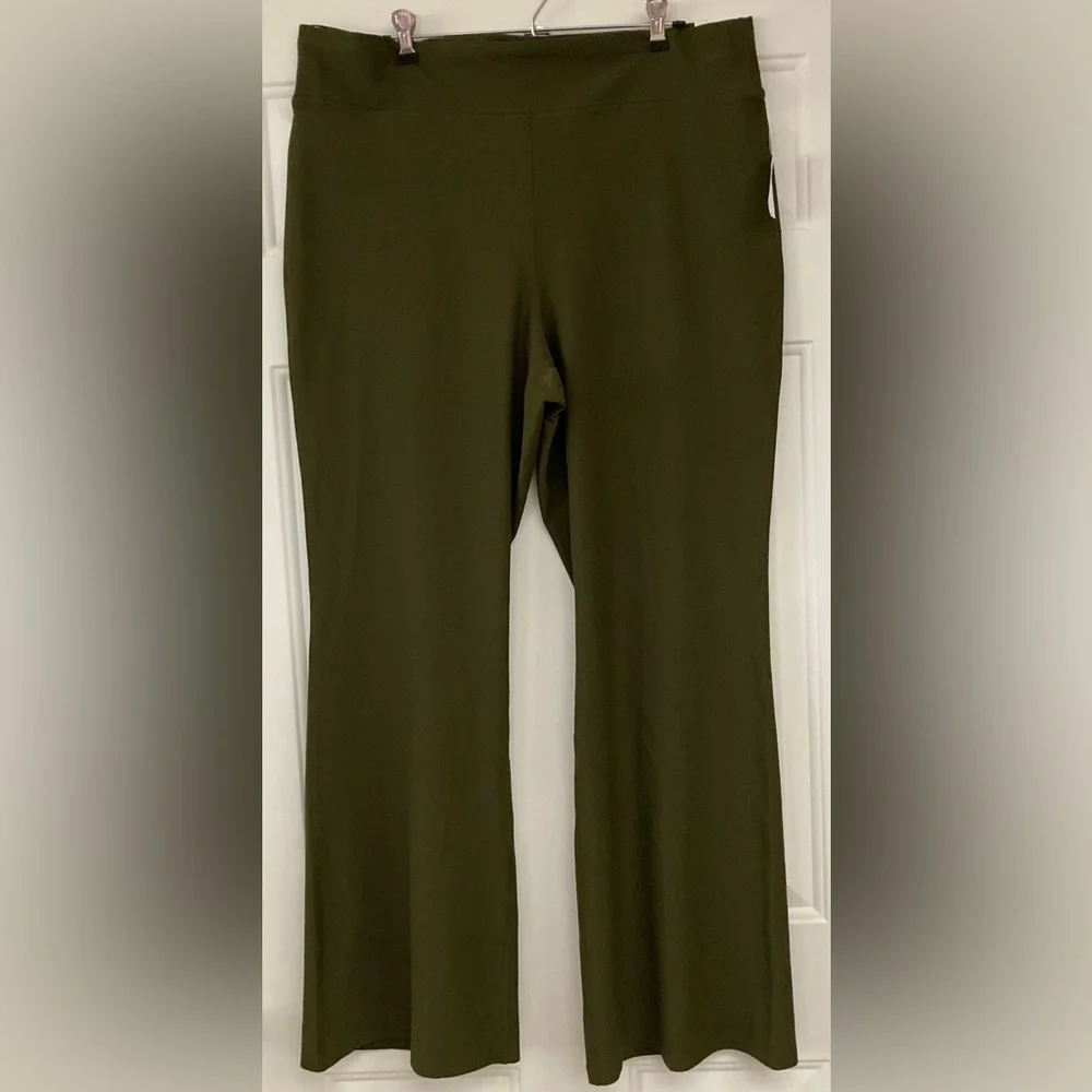 🌟🤩🌟Old Navy Dark Olive Flare Pants - Picture 1 of 10